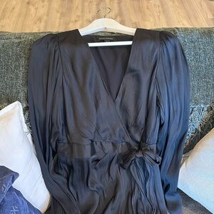 Size 4 black silk front wrap dresss